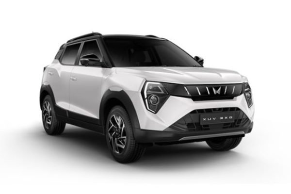 xuv 300 outside